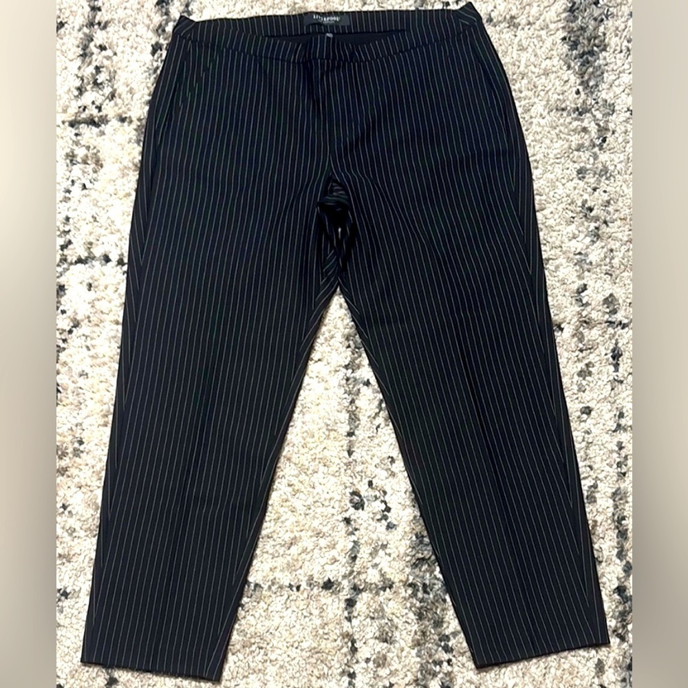 Liverpool Black Capri Pants Structured Design